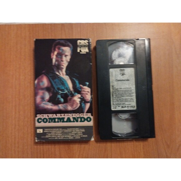 Commando Arnold Schwarzenegger VHS Tape 1985 CBS FOX Video - Picture 1 of 7